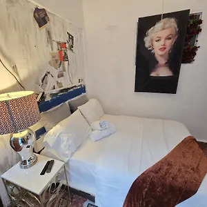 https://renovated-colonial-apartment.greaterantilleshotels.net